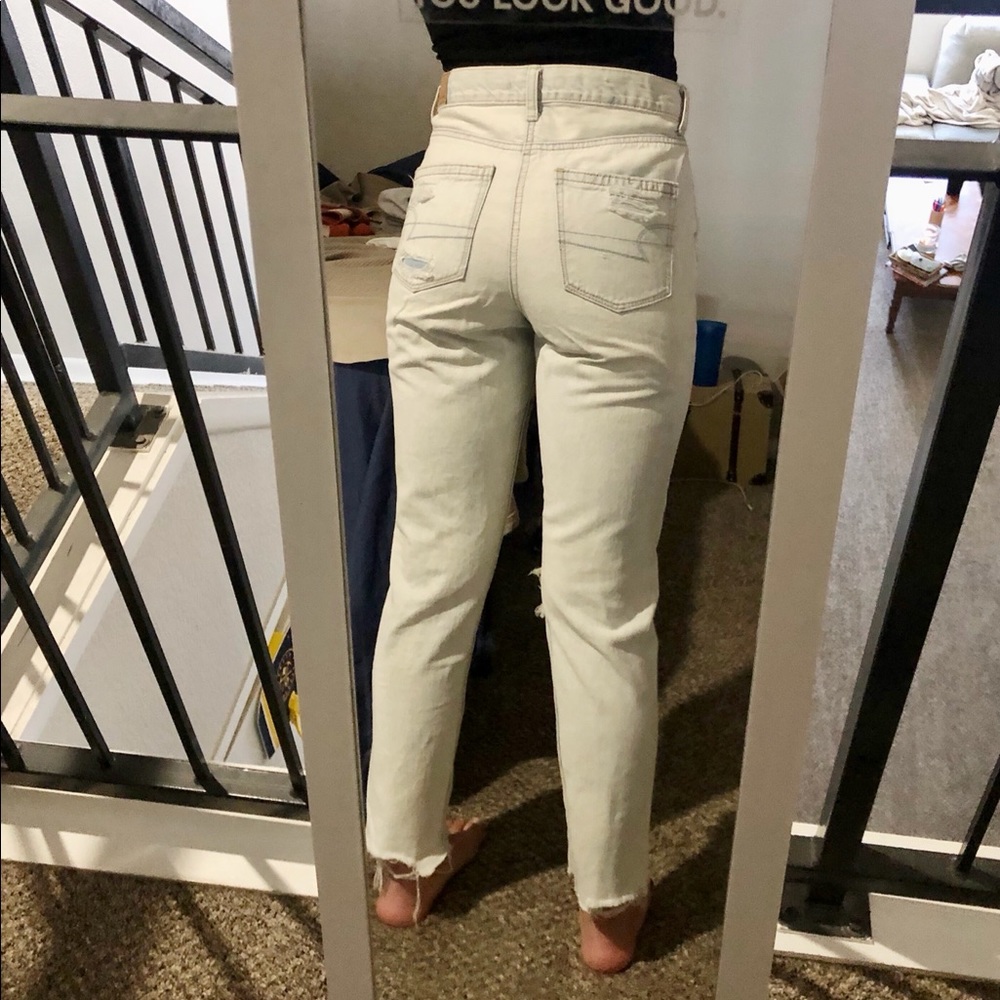 American Eagle Distressed Jeans